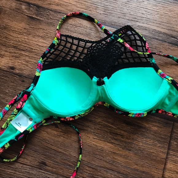 Macramé/High Neck Bikini top! Size 34A ❌🛑SOLD🛑❌ - Picture 6 of 6